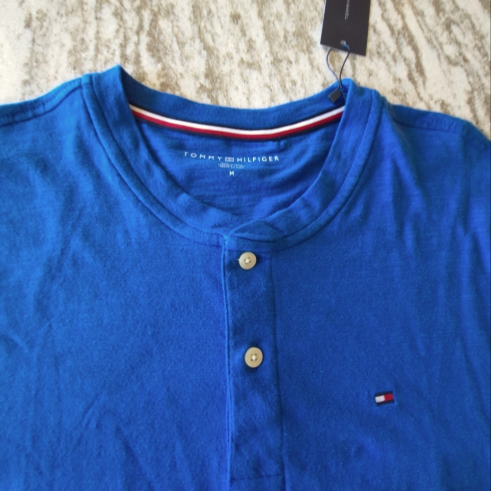 Tommy Hilfiger Men's Henly T-Shirt Size Medium NEW